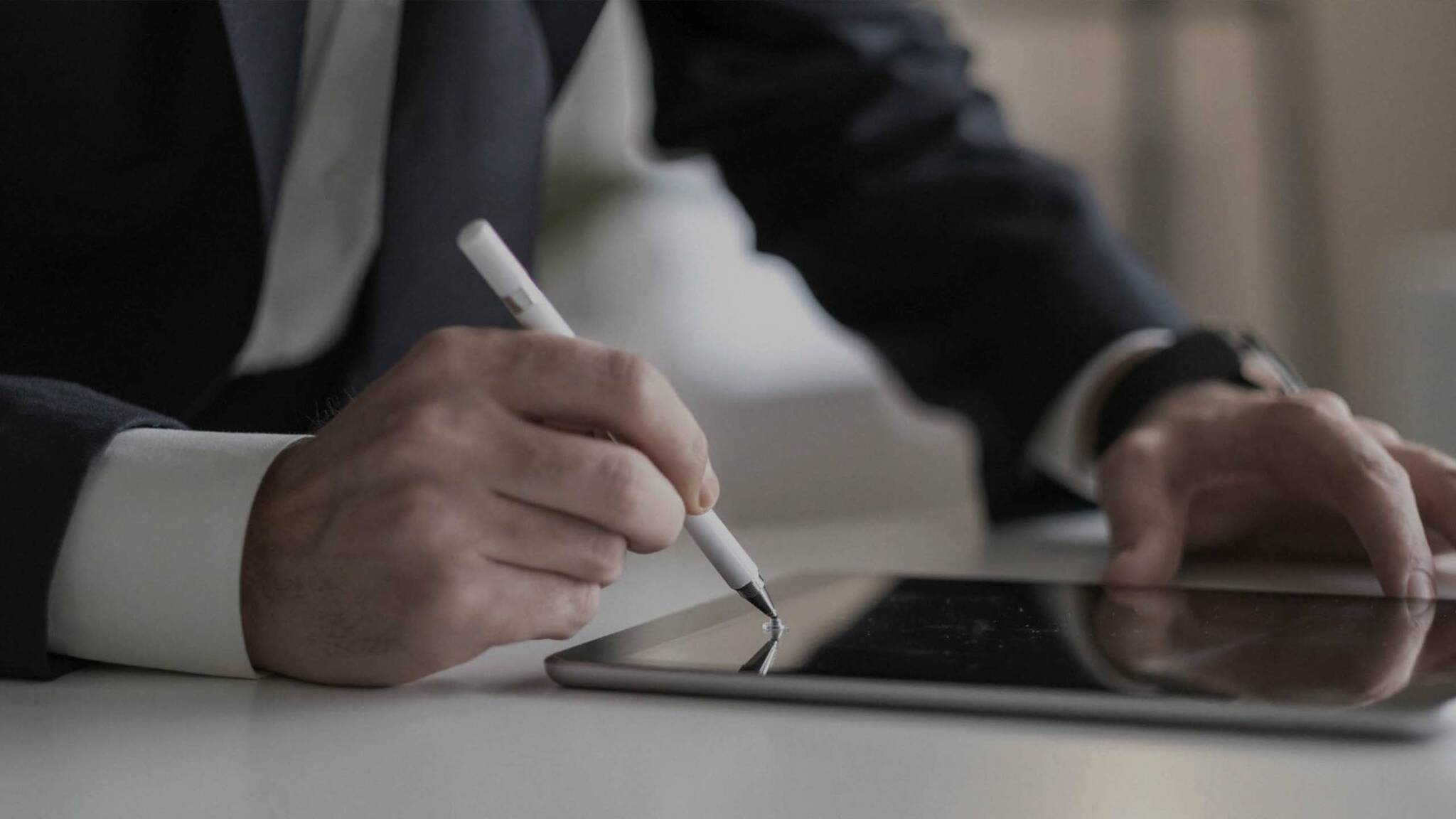 Personne signant un contrat