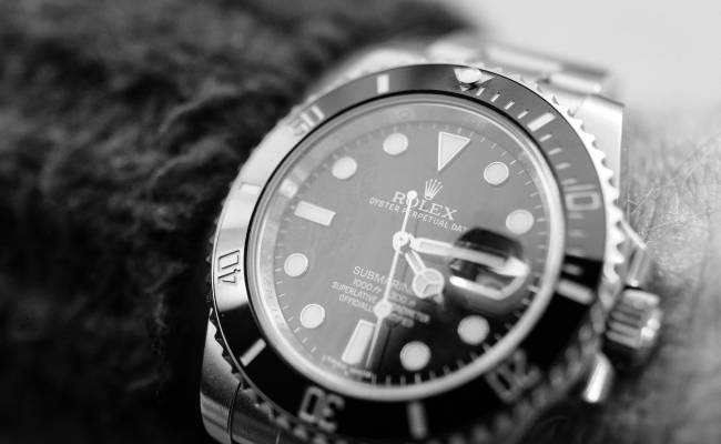 Montres d’occasion : pourquoi la reprise du marché peut rendre votre assurance obsolète
